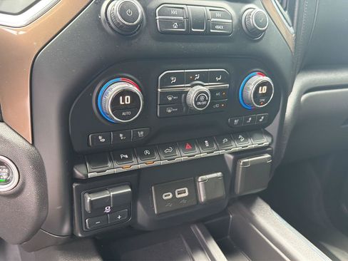 Used 2020 Chevrolet Silverado 1500 High Country w/ Z71 Off-Road Package AWD/4WD image 27
