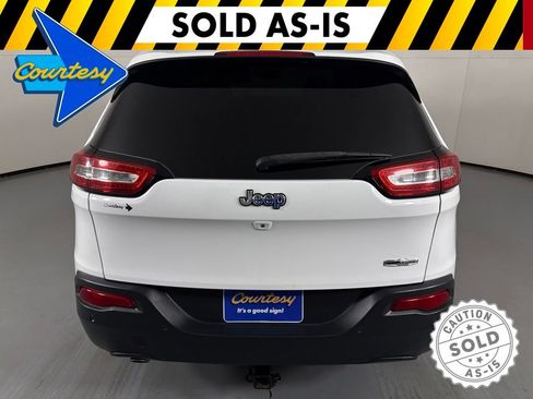Used 2018 Jeep Cherokee Latitude Plus w/ Comfort/Convenience Group FWD image 7