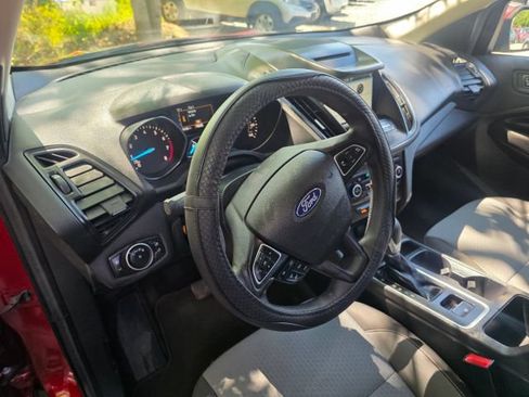 Used 2018 Ford Escape SE w/ SE Sync 3 Package AWD/4WD image 13