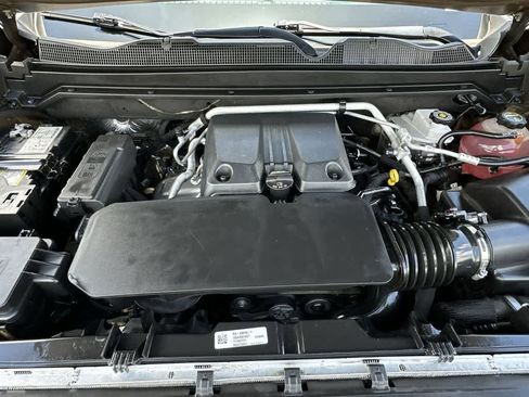 Used 2023 GMC Canyon AT4 w/ AT4 Premium Package AWD/4WD image 12