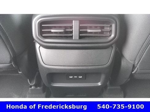 Used 2025 Honda Pilot Sport image 36