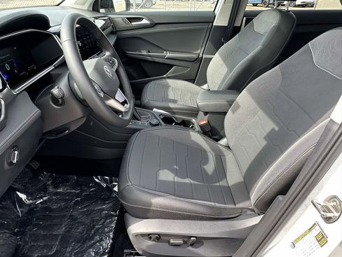 New 2025 Volkswagen Taos SE AWD/4WD image 13