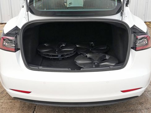 Used 2020 Tesla Model 3 Standard Range Plus image 10