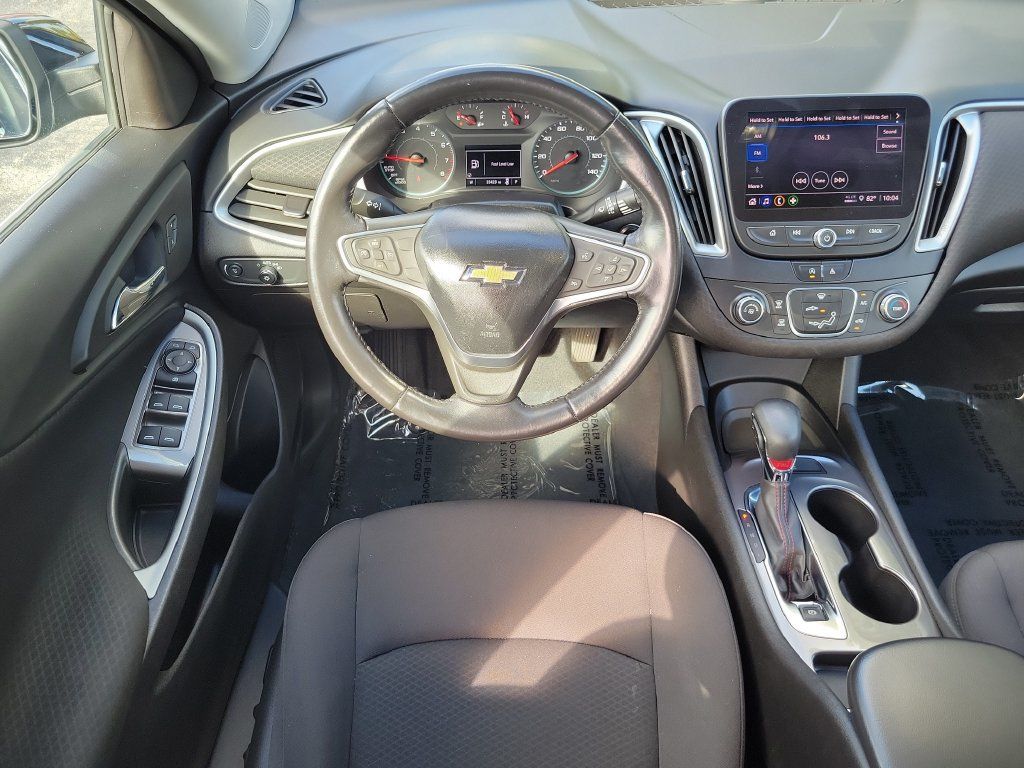 Used 2022 Chevrolet Malibu RS FWD image 17
