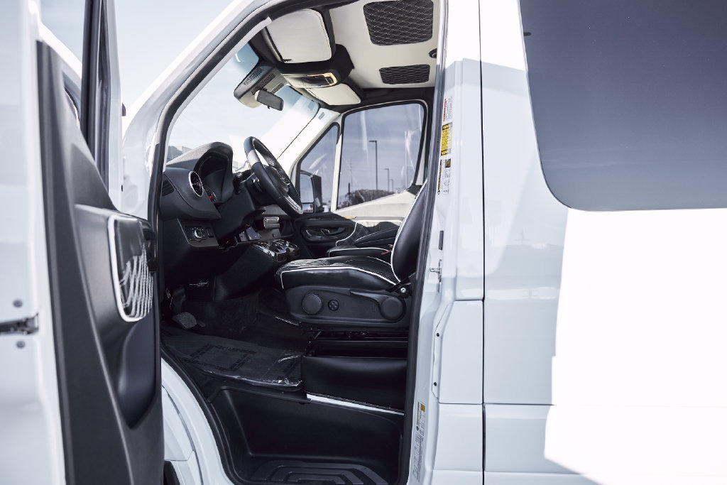 Used 2019 Mercedes-Benz Sprinter 144 image 33