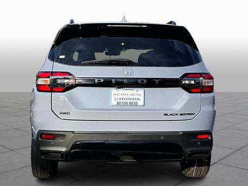 New 2026 Honda Pilot Black Edition image 4
