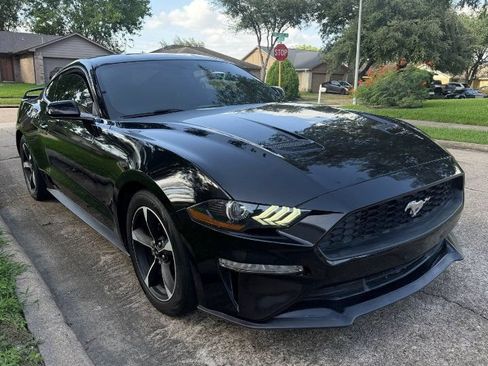 Used 2020 Ford Mustang Coupe RWD image 2
