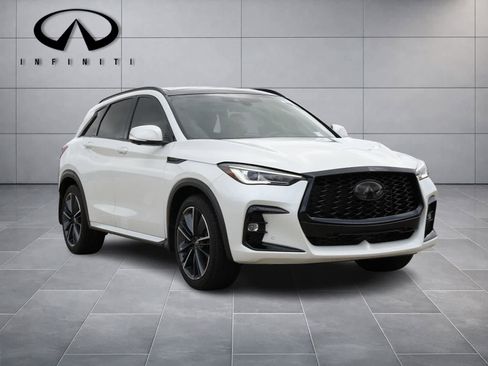 Certified 2025 INFINITI QX50 Sport AWD/4WD image 3