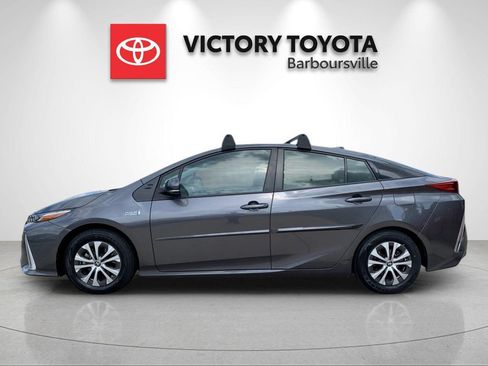 Used 2022 Toyota Prius Prime XLE FWD image 2