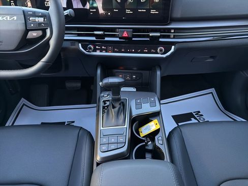 New 2026 Kia Sportage EX image 29