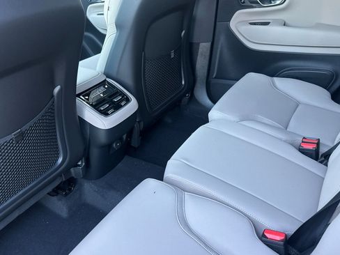 New 2026 Volvo XC90 B6 Core image 12