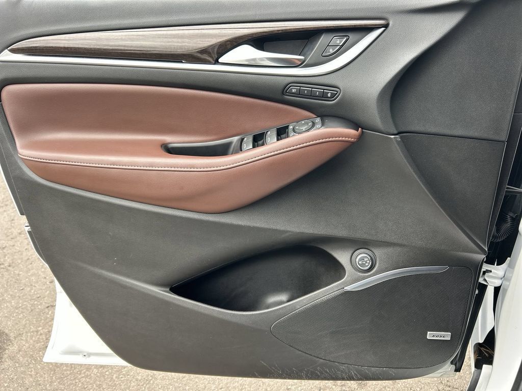 Used 2020 Buick Enclave Avenir w/ Avenir Technology Package FWD image 23