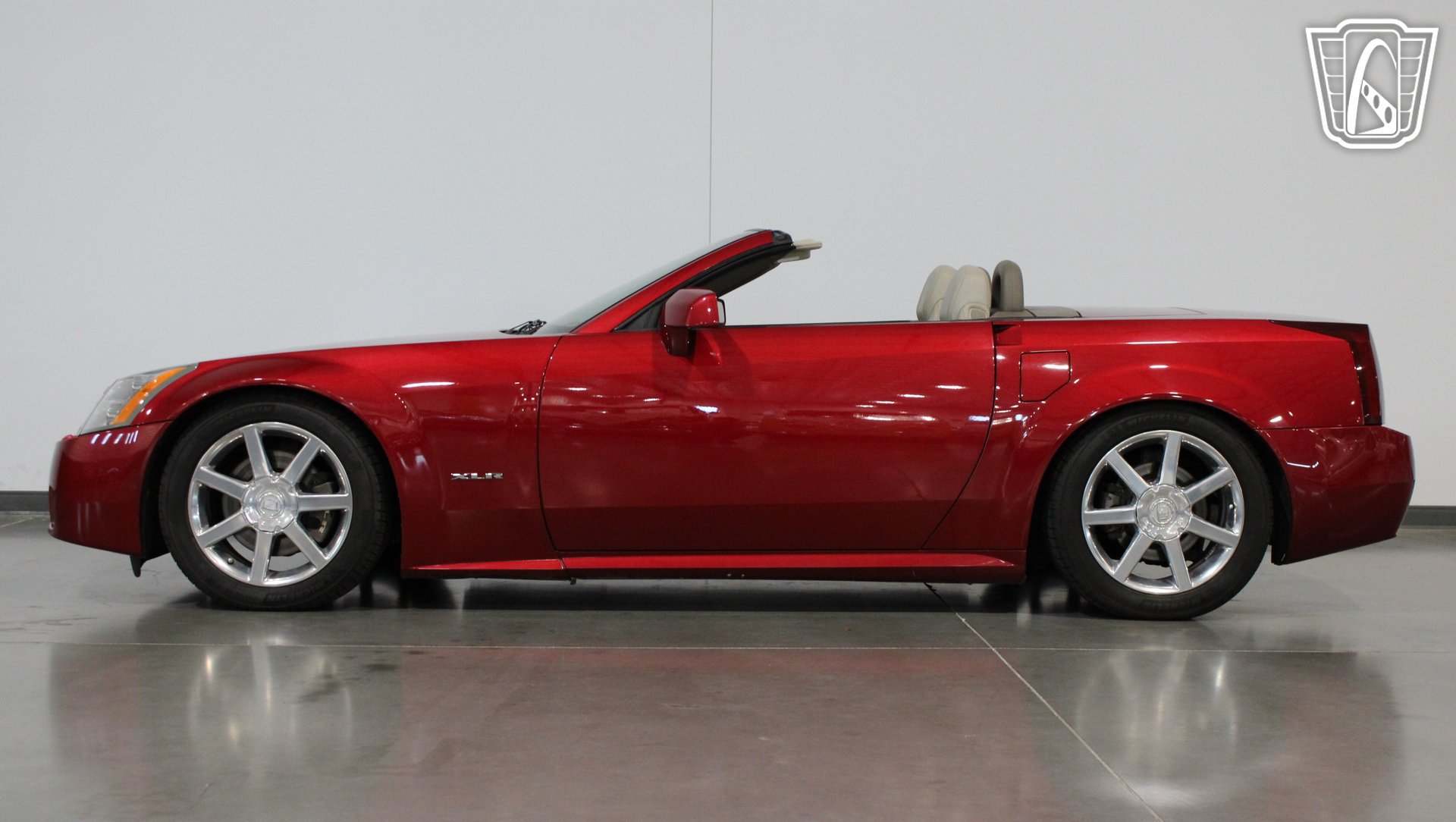 Used 2004 Cadillac XLR RWD image 37