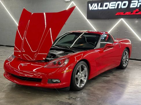 Used 2007 Chevrolet Corvette Coupe w/ Preferred Equipment Group RWD image 14