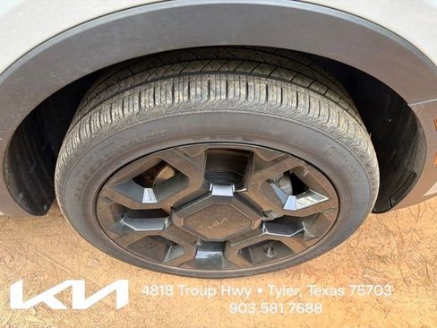 Certified 2025 Kia Sorento SX AWD/4WD image 14