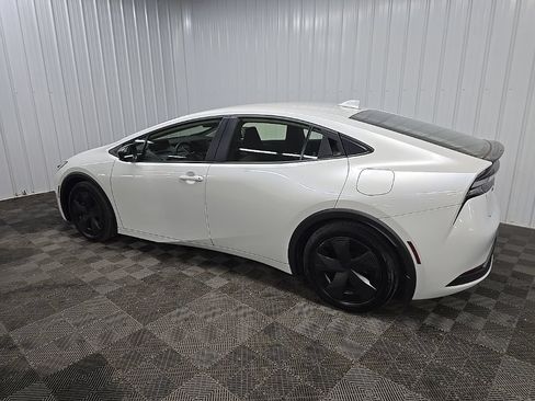 Used 2024 Toyota Prius Prime FWD image 4