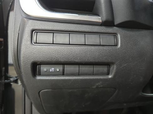 Used 2021 Nissan Rogue S FWD image 23