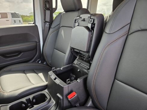 New 2026 Jeep Wrangler Unlimited Sahara AWD/4WD image 30