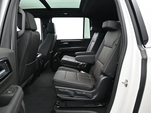 Used 2025 Chevrolet Suburban High Country w/ Sun And Tow Package RWD image 39
