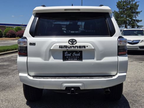 Used 2020 Toyota 4Runner SR5 RWD image 8