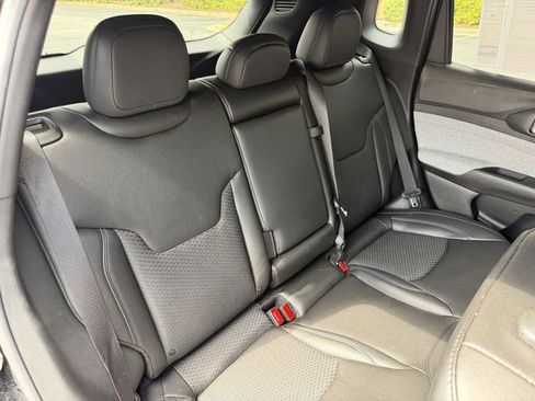 Used 2024 Jeep Compass Latitude AWD/4WD image 30