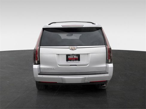 Used 2015 Cadillac Escalade Luxury image 8