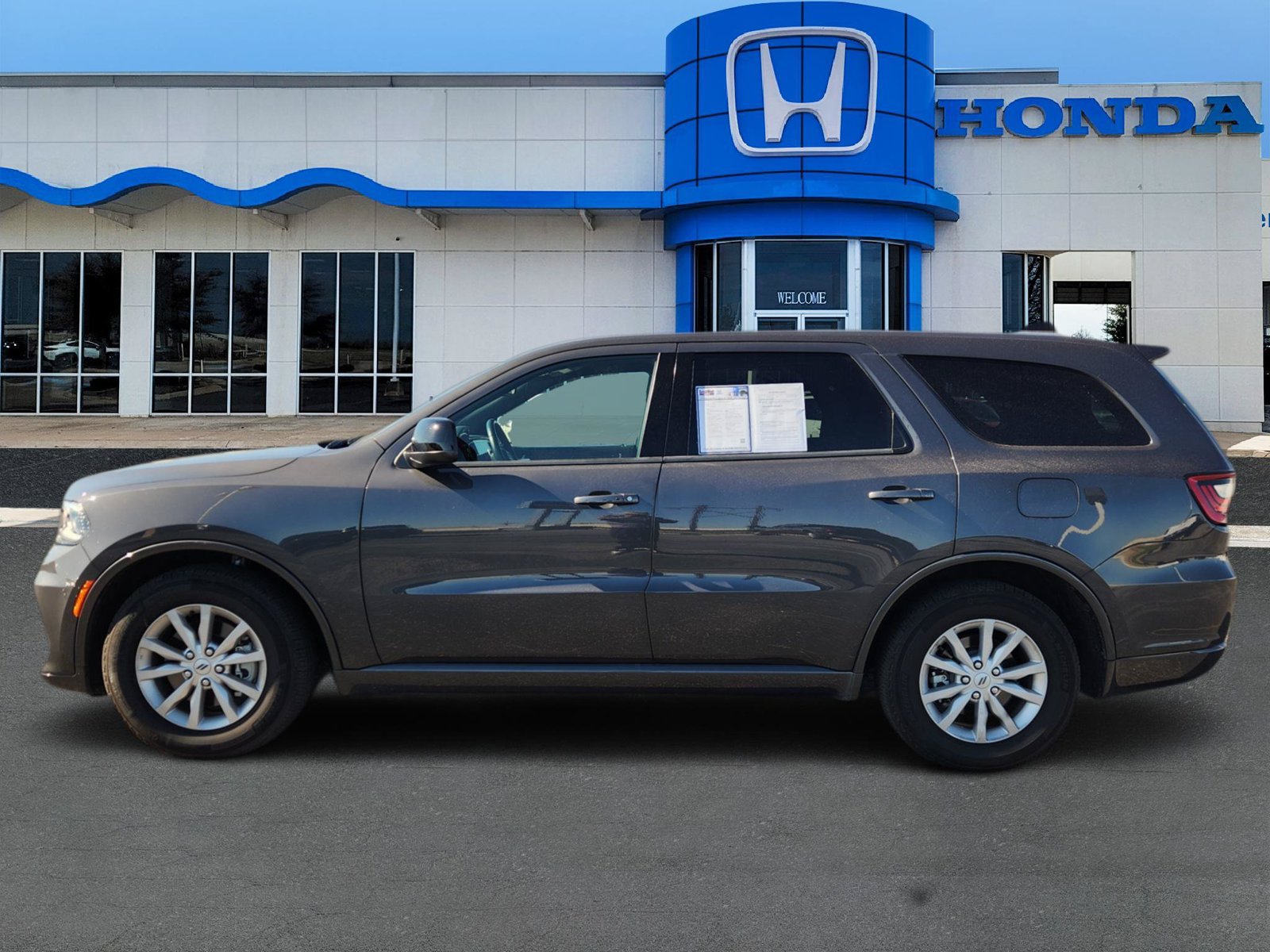 Used 2025 Dodge Durango GT RWD image 3