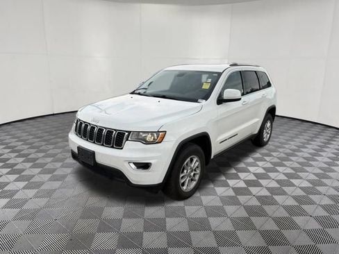 Used 2018 Jeep Grand Cherokee Laredo AWD/4WD image 13