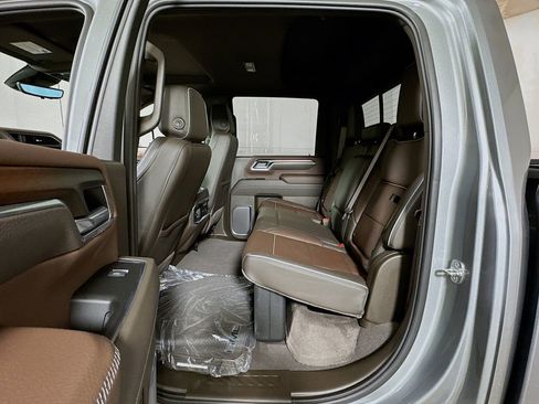 New 2026 GMC Sierra 2500 Denali w/ Denali Reserve Package image 13