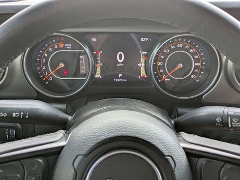 Used 2023 Jeep Gladiator Willys image 18