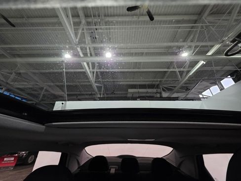 Used 2022 Hyundai Elantra SEL w/ Convenience + Premium Package image 16