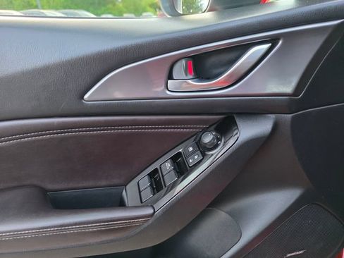 Used 2018 MAZDA MAZDA3 Grand Touring w/ Premium Equipment Package FWD image 26