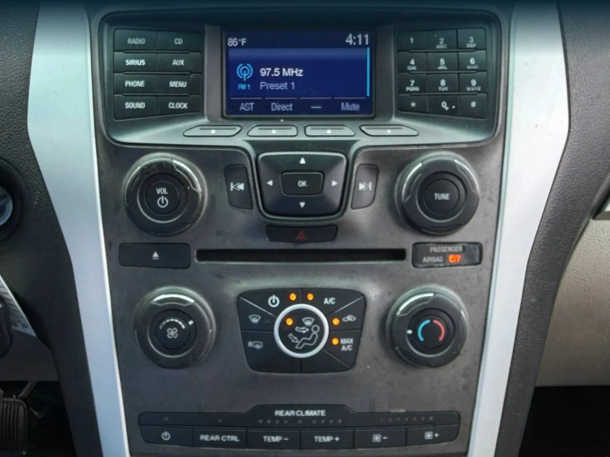 Used 2015 Ford Explorer FWD image 26