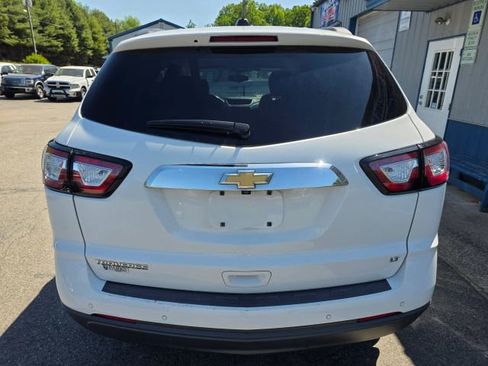 Used 2017 Chevrolet Traverse LT w/ Style and Technology Package image 6