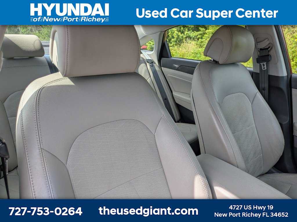 Used 2016 Hyundai Sonata Sport w/ Option Group 02 FWD image 6
