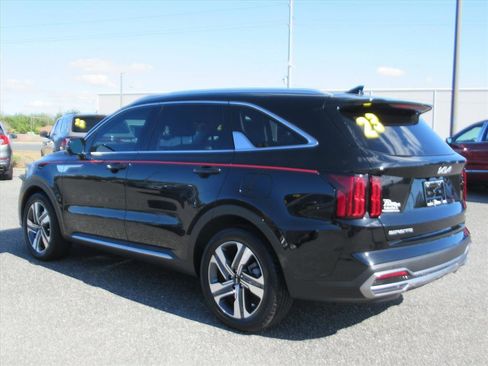 Used 2023 Kia Sorento SX Prestige image 4