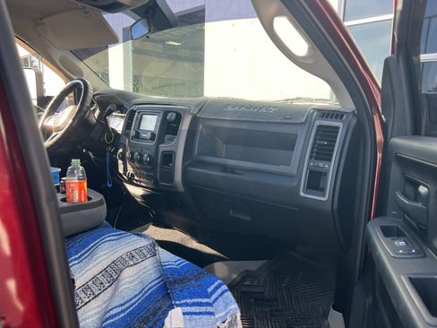 Used 2018 RAM 2500 Tradesman w/ Chrome Appearance Group AWD/4WD image 9