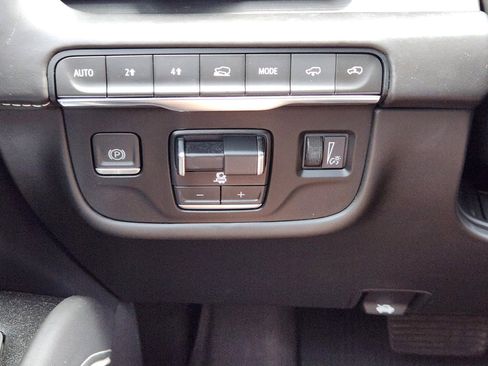 Certified 2023 Cadillac Escalade Sport Platinum w/ LPO, Floor Liner Package AWD/4WD image 20