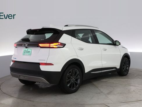 Used 2022 Chevrolet Bolt EUV Premier w/ Launch Edition image 12