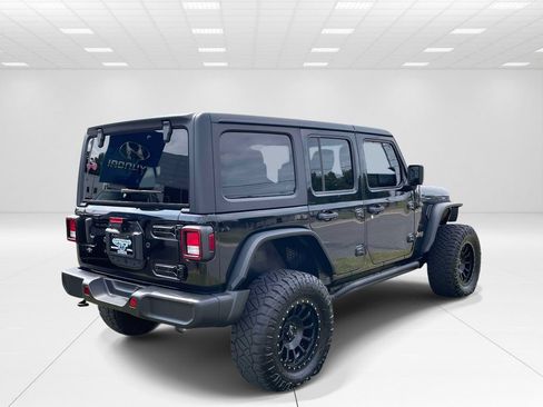 Used 2022 Jeep Wrangler Unlimited Sahara w/ Cold Weather Group AWD/4WD image 6