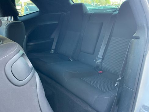 Used 2017 Dodge Challenger SXT image 17