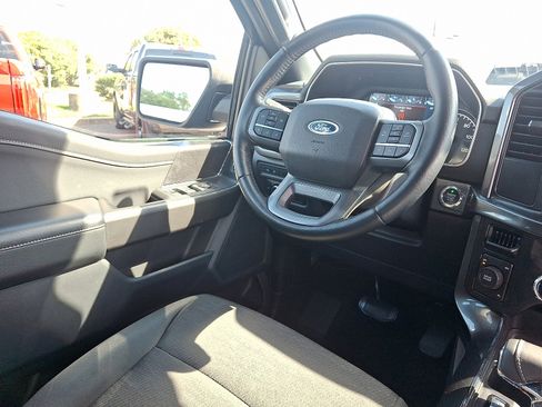 Certified 2022 Ford F150 XLT w/ Equipment Group 302A High image 14