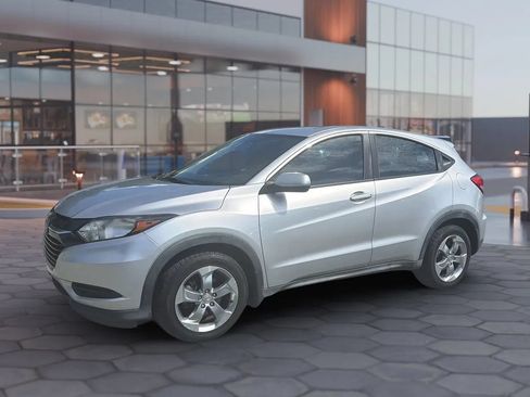 Used 2016 Honda HR-V LX image 4