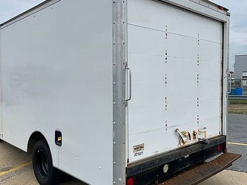 Used 2015 Ford E-350 and Econoline 350 Super Duty w/ Power Windows & Locks Group image 7