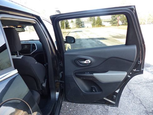 Used 2014 Jeep Cherokee Latitude image 33