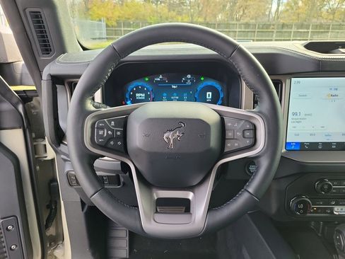 New 2025 Ford Bronco Outer Banks w/ Sasquatch Package image 22