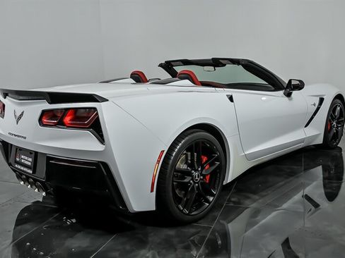 Used 2014 Chevrolet Corvette Stingray Convertible w/ 3LT Preferred Equipment Group RWD image 9