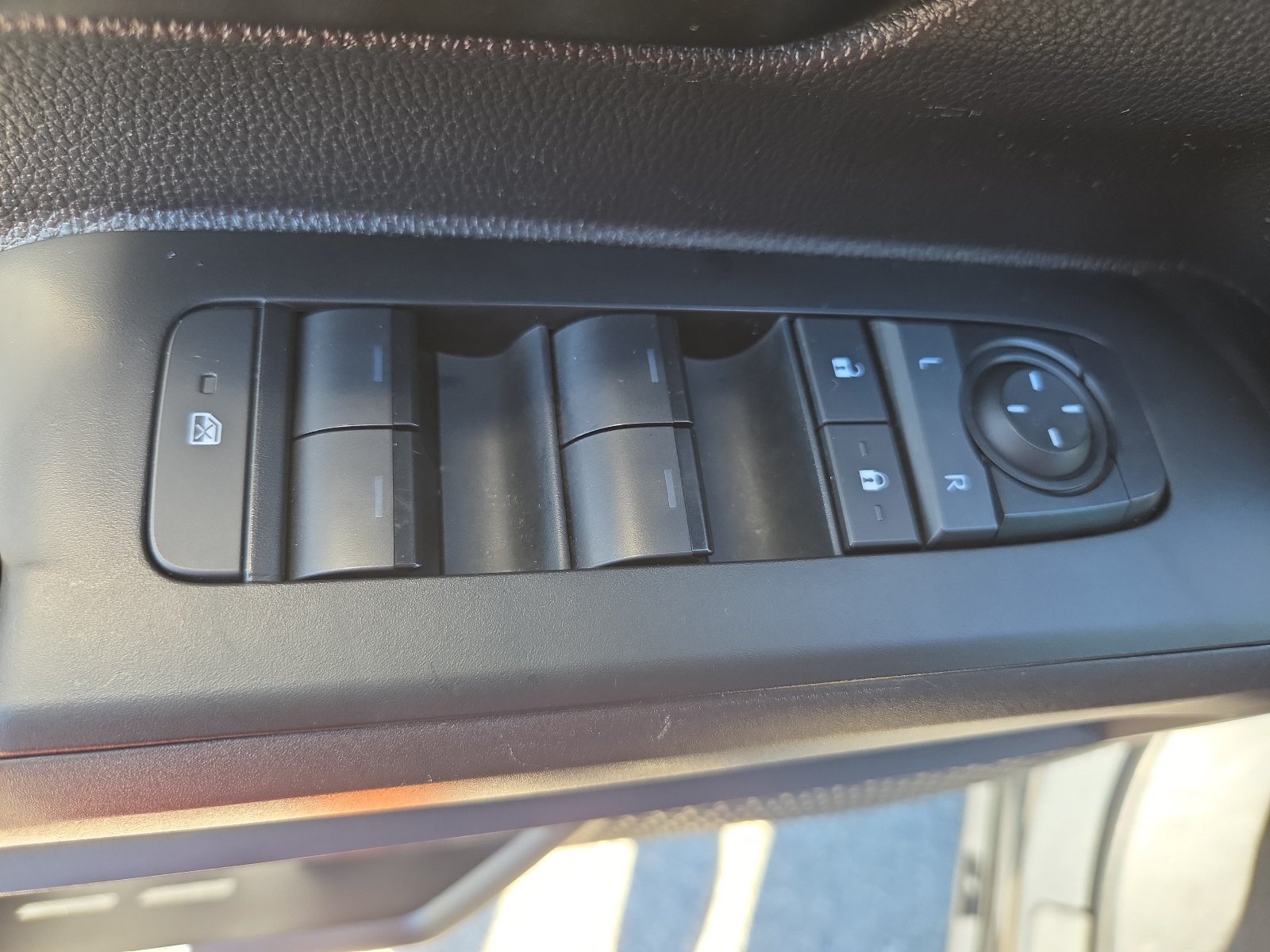 Used 2025 Toyota Tacoma SR5 RWD image 15
