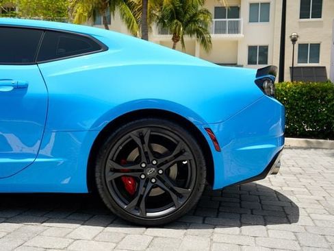 Used 2022 Chevrolet Camaro SS RWD image 16