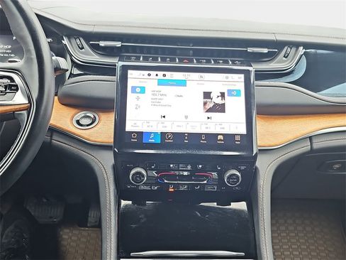 Used 2023 Jeep Grand Cherokee Summit image 23